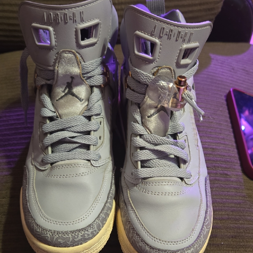 Jordan Kids Sneakers in Gray and Cream